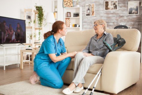 Professional PSW services in Toronto helping seniors with personal care at home